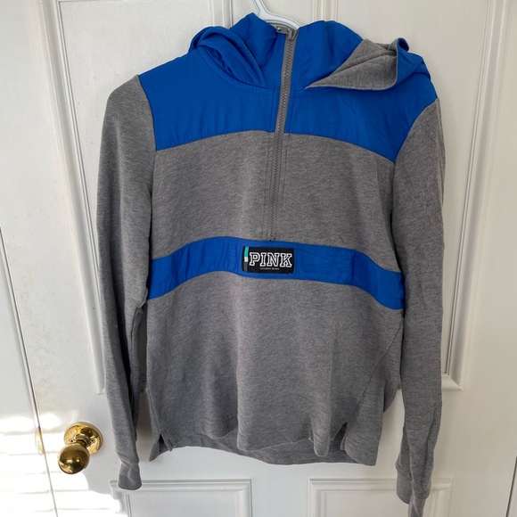 Get ready for fall with this Nylon quarter zip VS Pink Hoodie - Picture 2 of 4